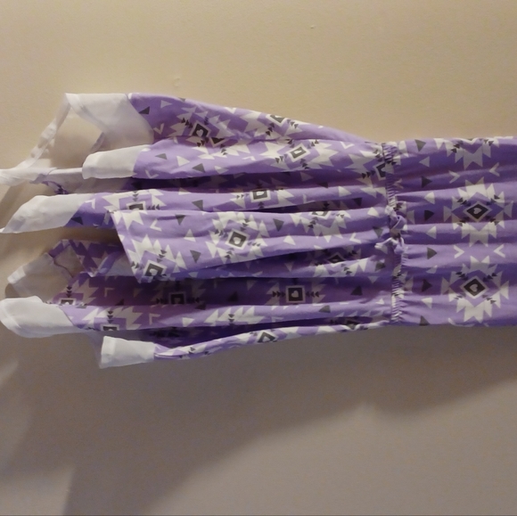 GIRLS SIZE 6 SUN DRESS PURPLE AND WHITE PATTERN 💜 - Picture 2 of 2